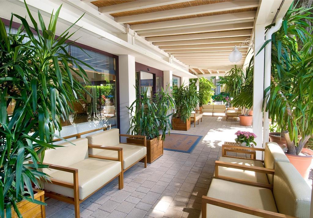 Hotel Trieste Cervia Buitenkant foto