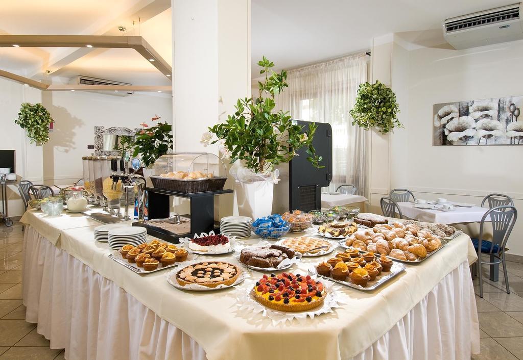 Hotel Trieste Cervia Buitenkant foto