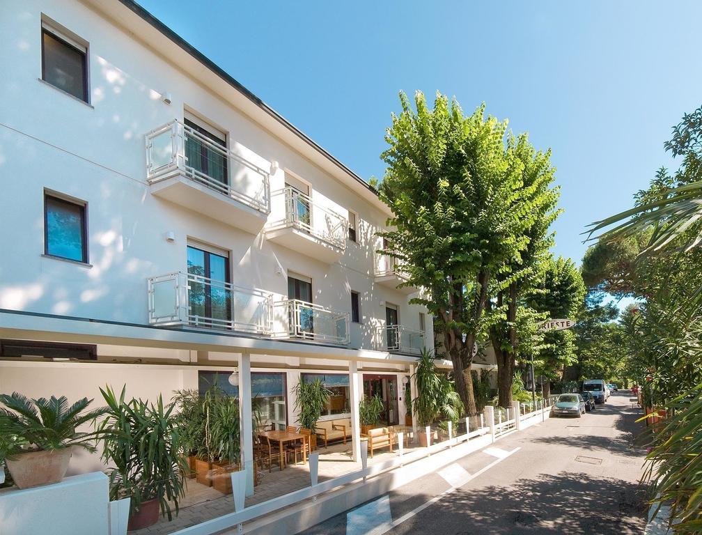 Hotel Trieste Cervia Buitenkant foto