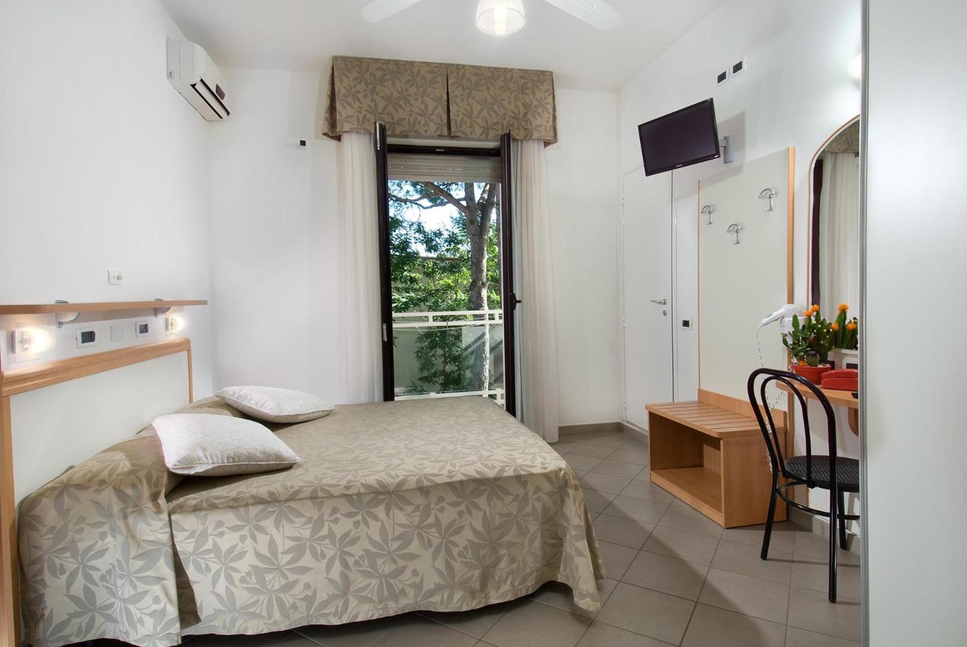 Hotel Trieste Cervia Buitenkant foto