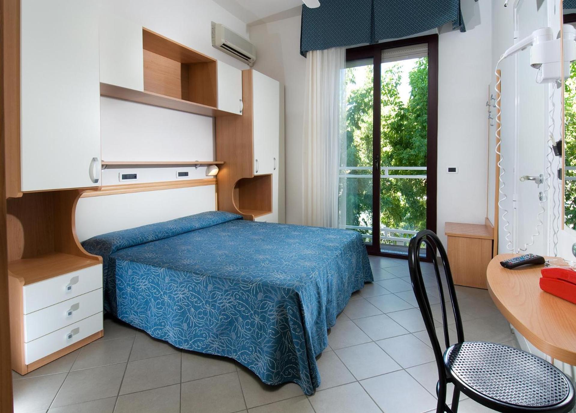 Hotel Trieste Cervia Buitenkant foto