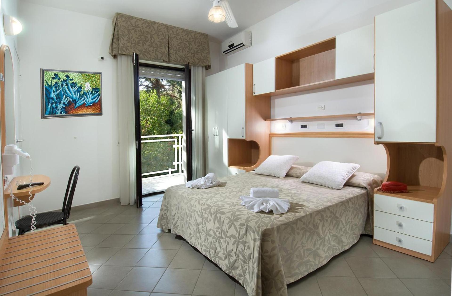 Hotel Trieste Cervia Buitenkant foto