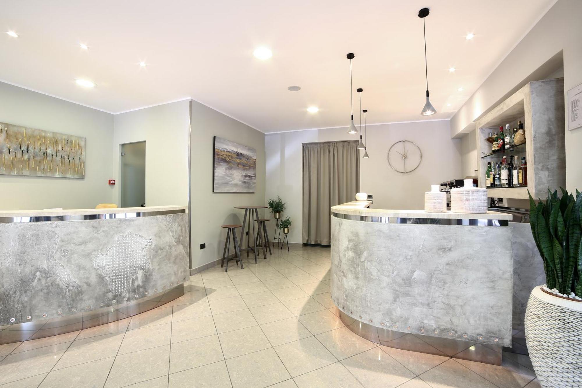 Hotel Trieste Cervia Buitenkant foto