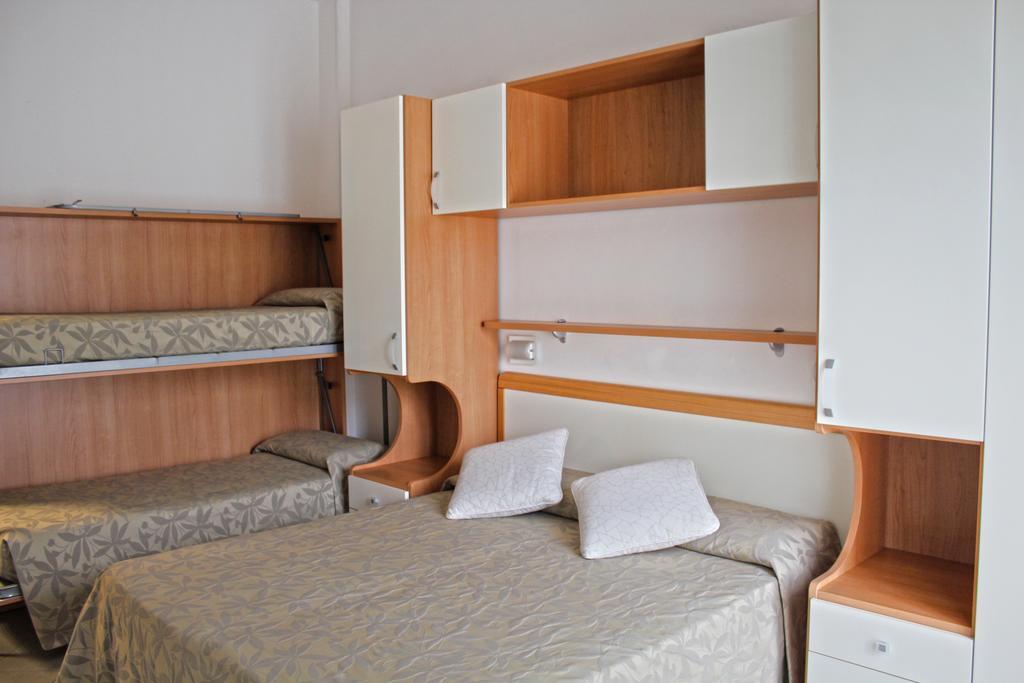 Hotel Trieste Cervia Buitenkant foto